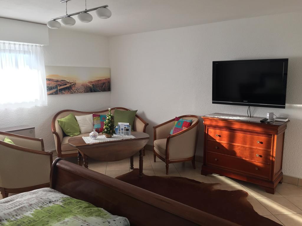 ブロネ Magie Du Leman Bed & Breakfast エクステリア 写真