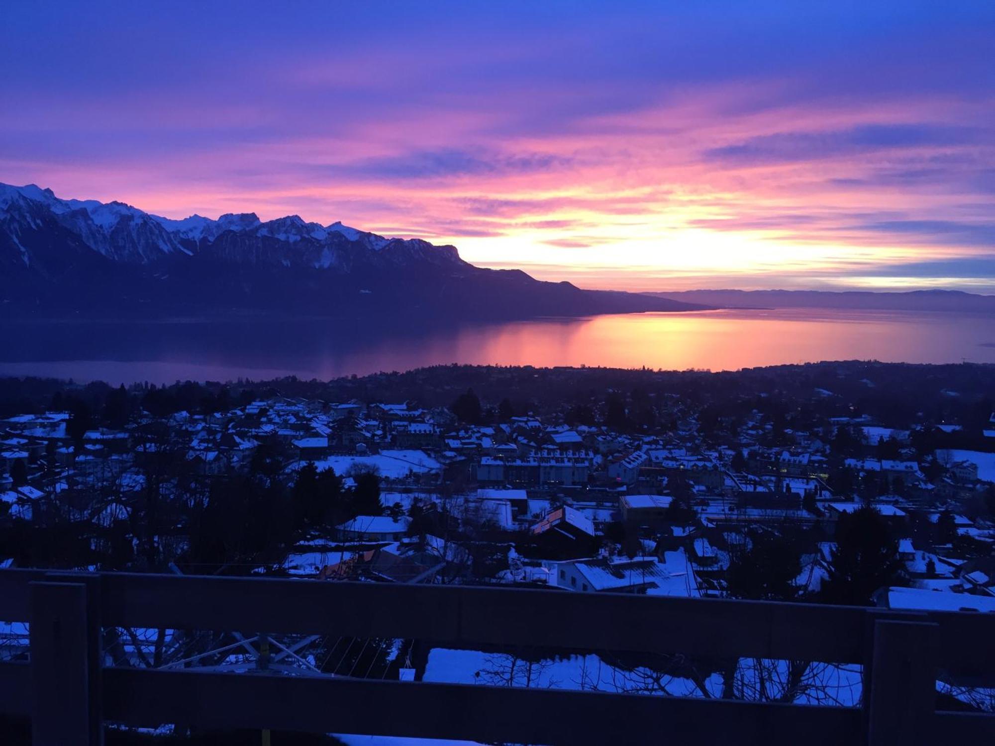 ブロネ Magie Du Leman Bed & Breakfast エクステリア 写真