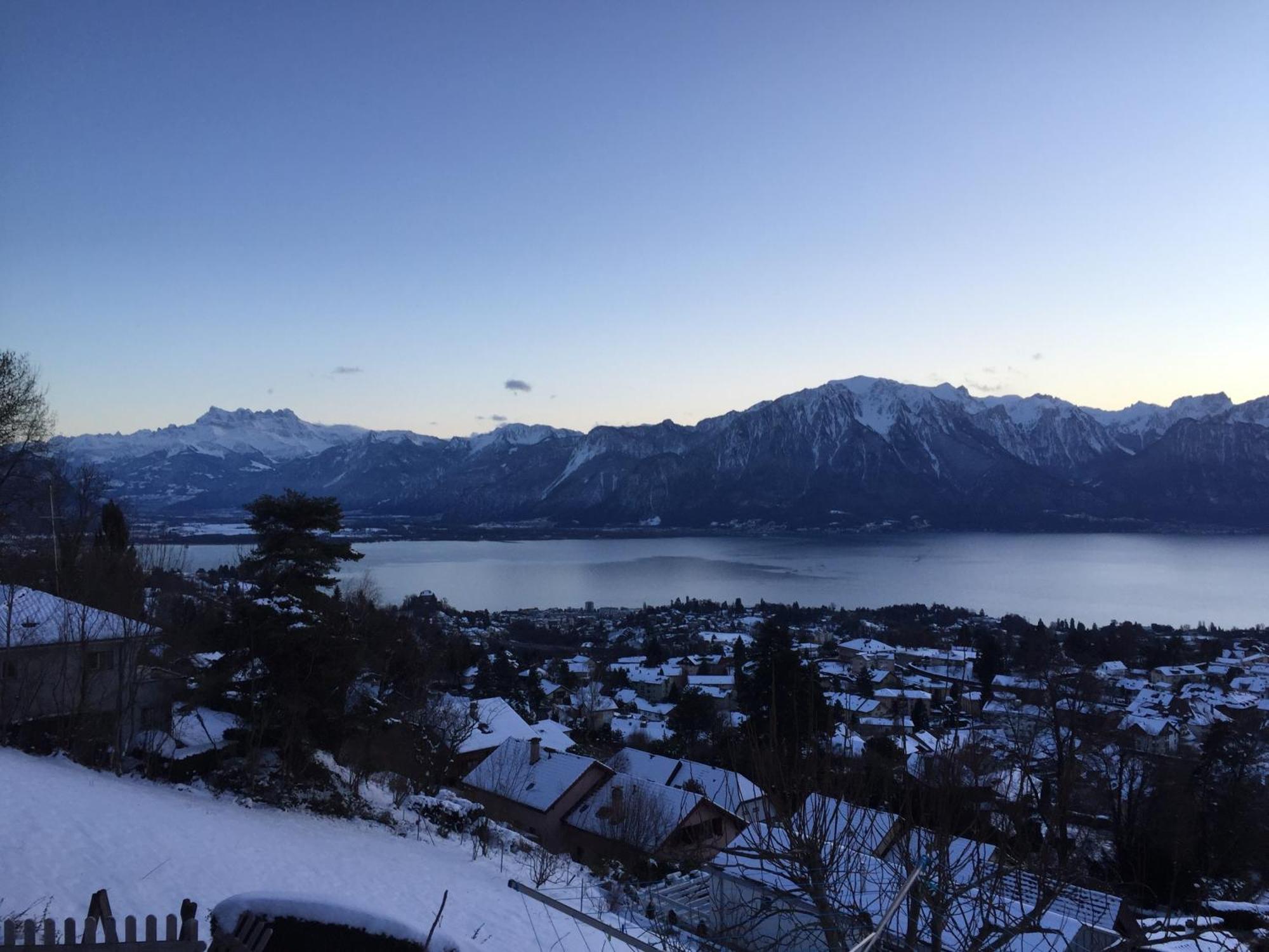 ブロネ Magie Du Leman Bed & Breakfast エクステリア 写真